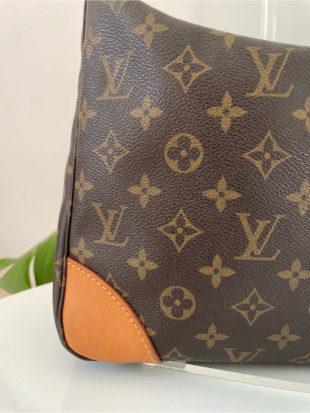 Louis Vuitton Monogram Canvas Shoulder Bag with Vachetta Trim - Picture 3 of 12